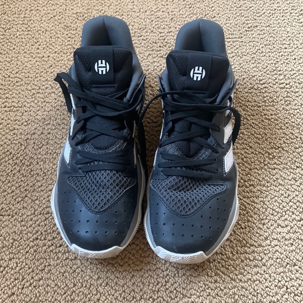 Adidas men’s basketball shoes Size 9
